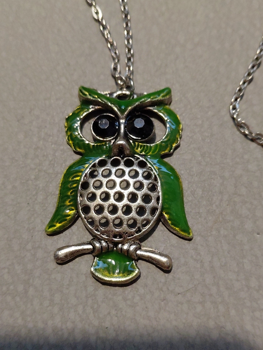 Betsey Johnson Owl Necklace - Picture 2 of 6